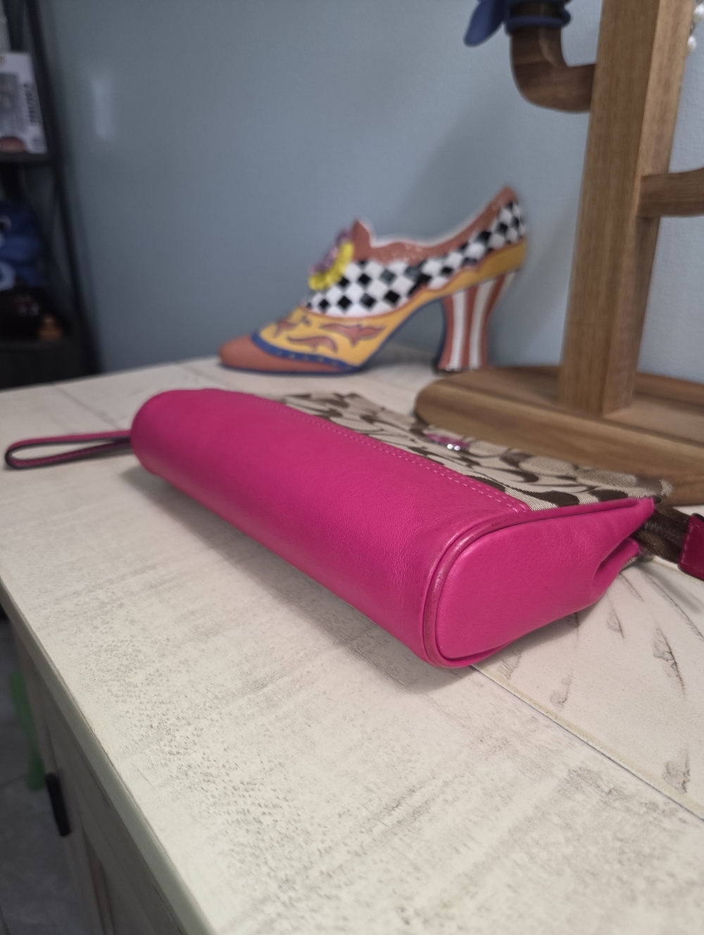 Coach Brown Signature Canvas with Hot Pink Leather Wristlet Clutch,EUC - Picture 9 of 14